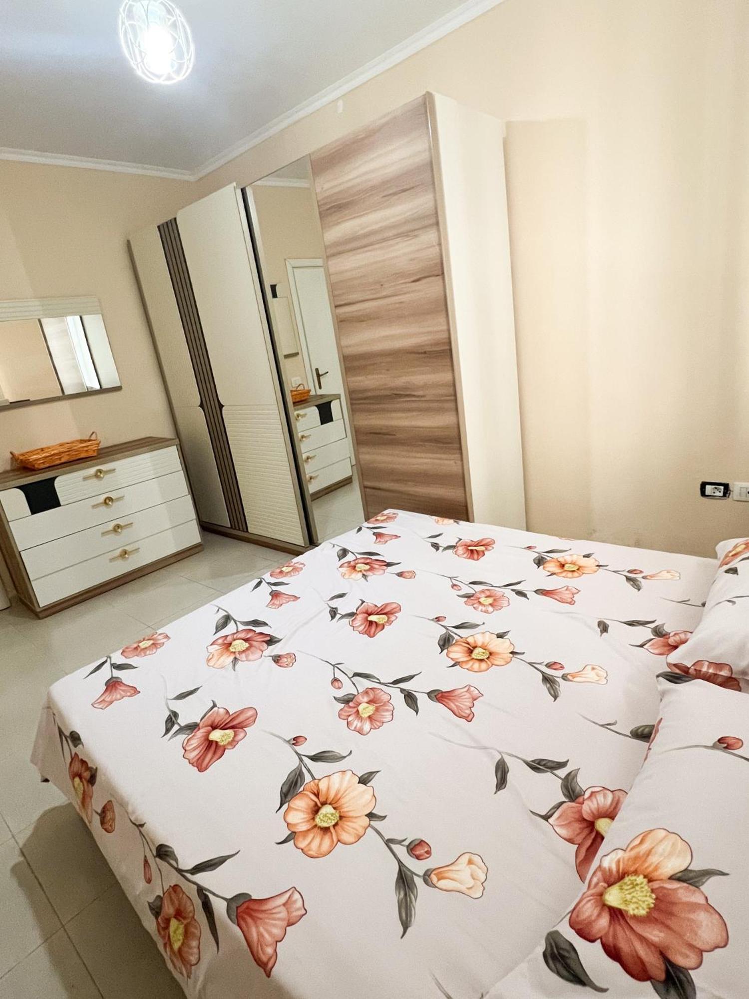 Sea View Apartments Durres Luaran gambar